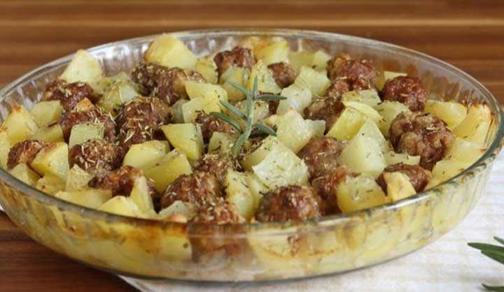 Boulettes de viande et pommes de terre au four