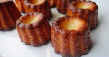 Cannelés bordelais