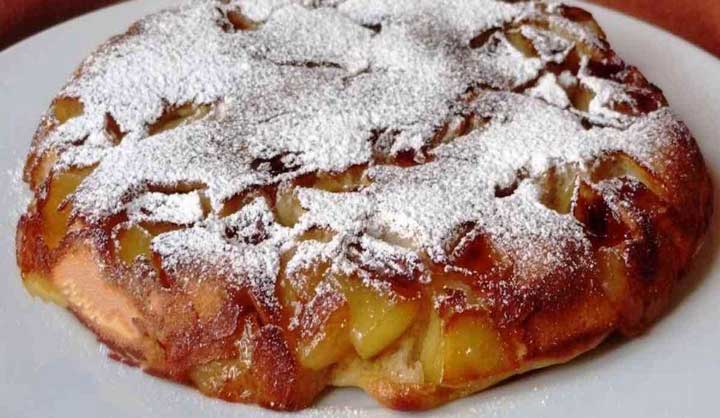 Gâteau à la poêle aux pommes pratique et savoureux