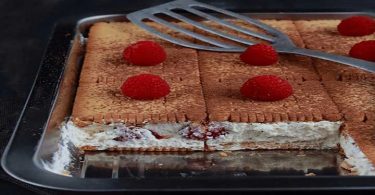 Gâteau de petits-beurre aux framboises