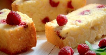 Gâteau de semoule aux framboises