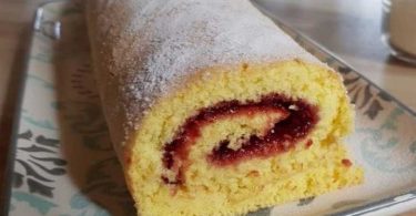 Gâteau roulé à la framboise