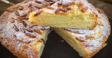 La fameuse tarte italienne de la grande-mère « torta della nonna »