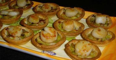 Mini-tartelettes Fondue de poireaux / Noix de St Jacques (sans corail)