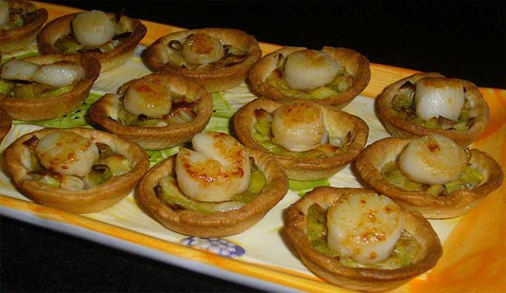 Mini-tartelettes Fondue de poireaux / Noix de St Jacques (sans corail)