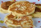 Pancakes aux pommes délicats et savoureux