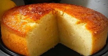 Gâteau au lait et à la semoule ultra moelleux parfumé à la vanille et au citron