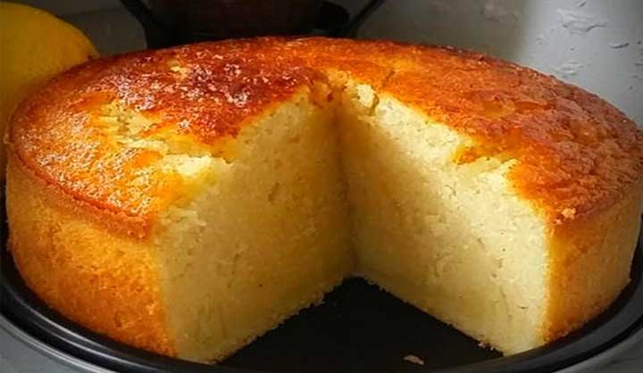 Gâteau au lait et à la semoule ultra moelleux parfumé à la vanille et au citron